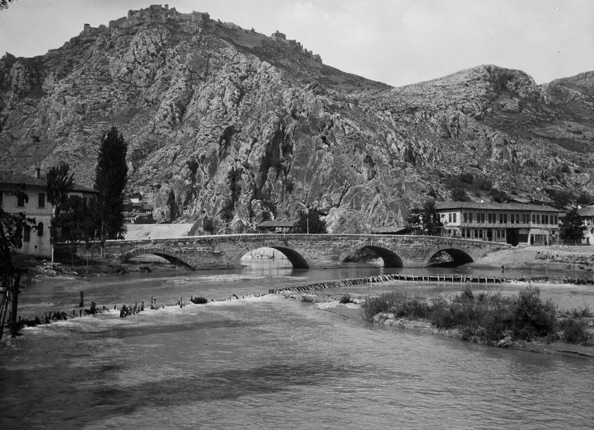 Kunç (Kuş) Köprü