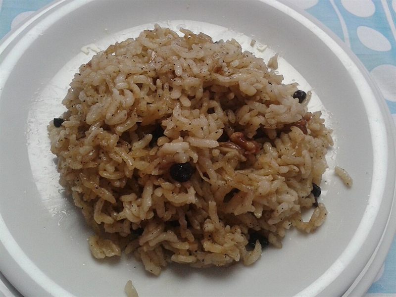Kuş üzümlü iç pilav.